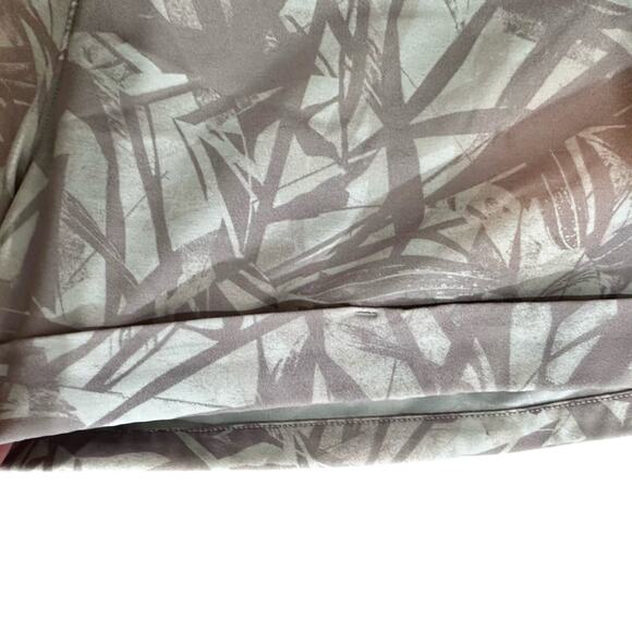 Lululemon casual shorts.  POCKETS! - Picture 3 of 7